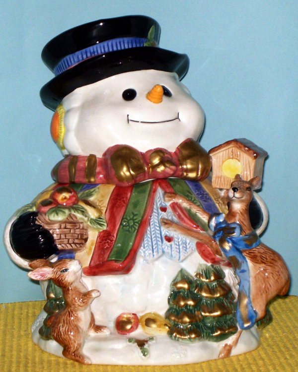 FROSTY THE SNOWMAN COOKIE JAR, GOLD TRIMMED, UNKNO: FROSTY THE SNOWMAN COOKIE JAR, GOLD TRIMMED, UNKNOWN Manufacturer UNKNOWN