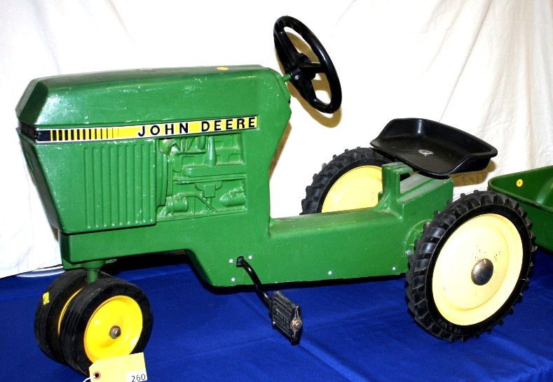 JOHN DEERE PEDAL TRACTOR & CART: JOHN DEERE PEDAL TRACTOR & CART, 63'' OVERALL, MINOR PAINT LOSS VERY NICE CONDITION
