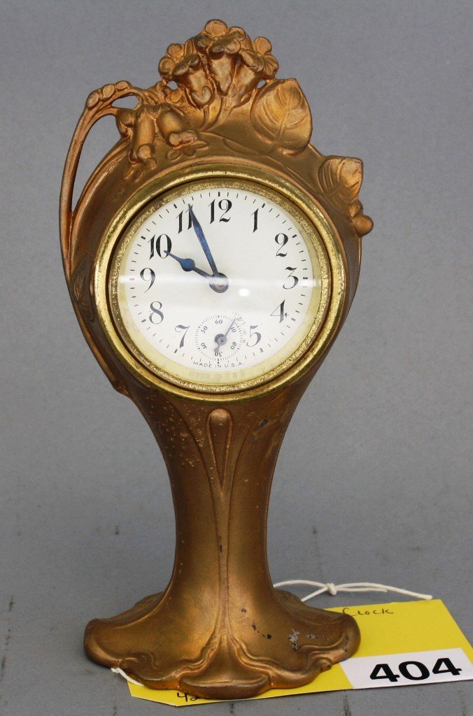 DRESSER CLOCK