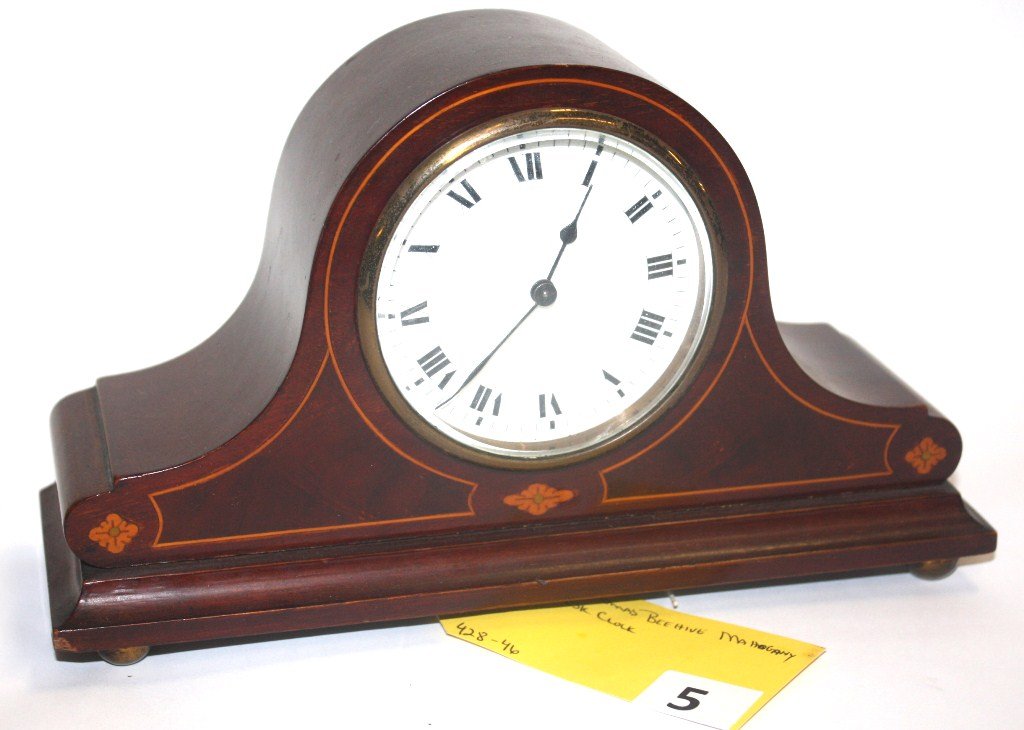 SETH THOMAS CLOCK: SETH THOMAS BEEHIVE MAHOGANY DESK CLOCK