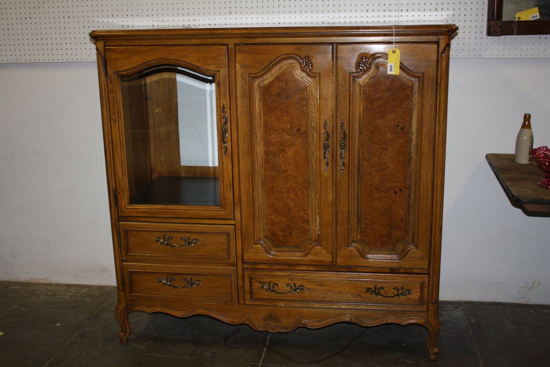 THOMASVILLE TV CENTER: CONTEMPORARY THOMASVILLE TV CENTER