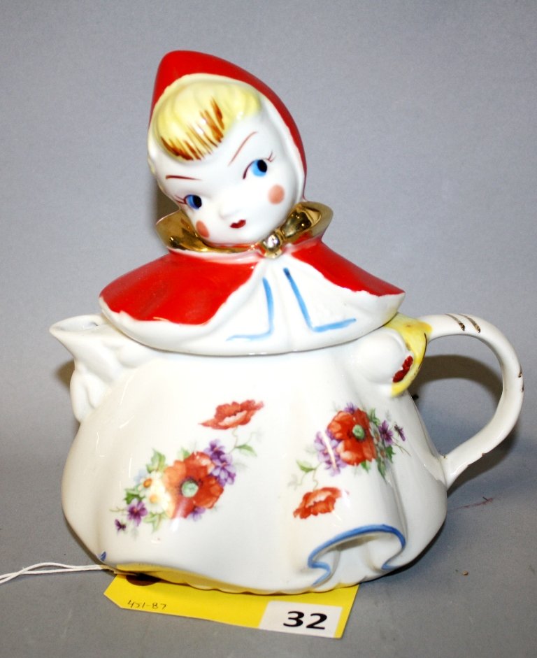 HULL LITTLE RED RIDING HOOD TEAPOT: HULL POTTERY LITTLE RED RIDING HOOD TEAPOT, GOOD CONDITION