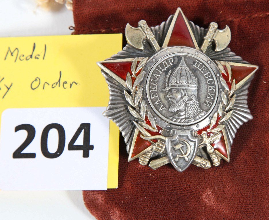 SOVIET RUSSIAN MEDAL: SOVIET RUSSIAN MEDAL ALEXANDER NEUSKY ORDER WWII, READS #7807, NO DOCUMENTS, COMES FROM STORAGE SHED WITH ALL THE WEAPONS, THE MAN AT 94 GAVE IT TO HIS GRANDSONS. MEDALS ARE GENUINE.