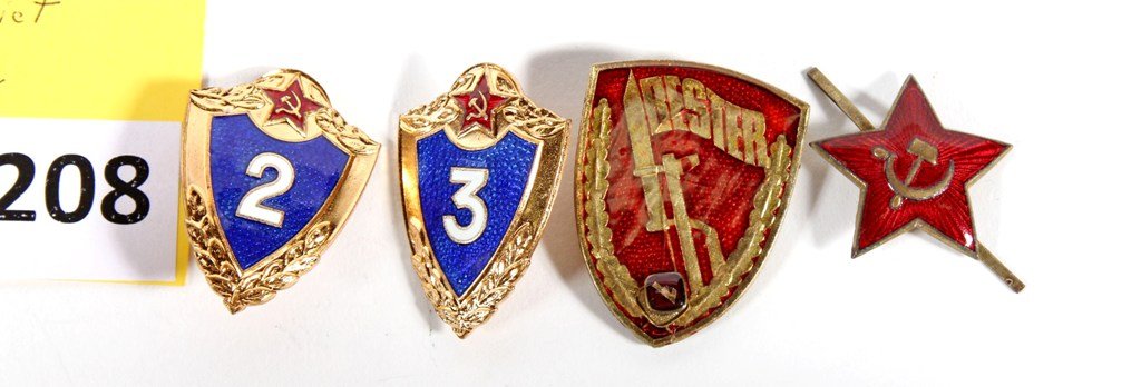 WWII SOVIET MEDALS: LOT OF 4 WWII SOVIET MILITARY MEDALS
