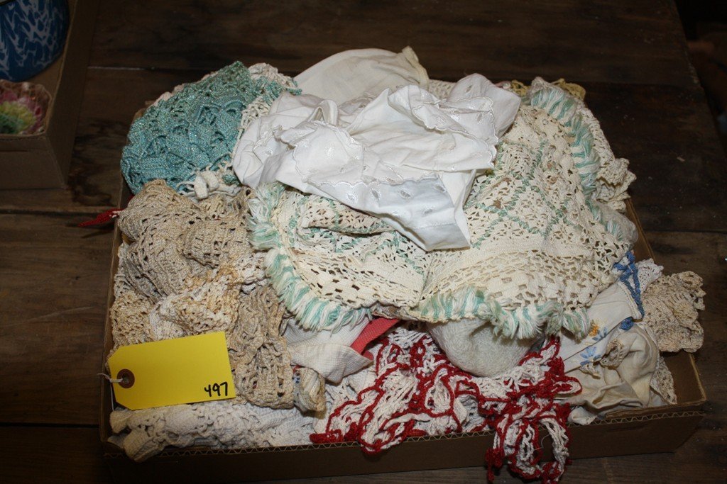 LINENS: ASSORTMENT OF MIXED LINENS