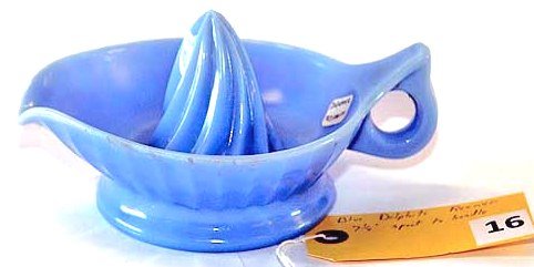 BLUE DELPHITE GLASS: BLUE DELPHITE REAMER, 7 1/4'' SPOUT TO HANDLE