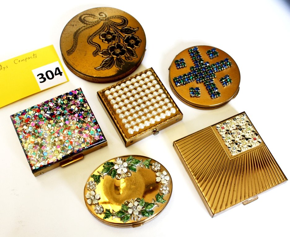 VINTAGE COMPACTS: LOTTED 6 VINTAGE LADY'S COMPACTS