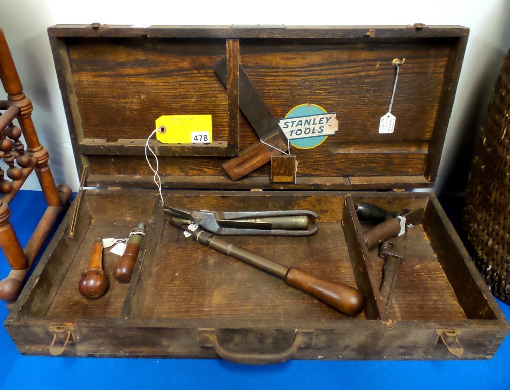 STANLEY TOOL BOX: STANLEY TOOL BOX WITH TOOLS