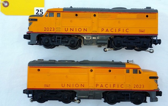 LIONEL LOCOMOTIVE 2023 ALCO AA UNITS UNION PACIFIC, LOT: LIONEL LOCOMOTIVE 2023 ALCO AA UNITS UNION PACIFIC, LOT OF 2 ENGINES, RUNS AND IN GOOD CONDITION