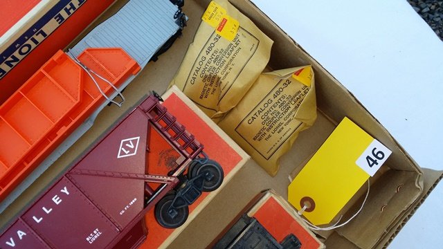 LIONEL 6418, 6462 & 6436 HOPPER - GONDOLA AND MACHINERY: LIONEL 6418, 6462 & 6436 HOPPER - GONDOLA AND MACHINERY CAR, WITH BOXES, GOOD CONDITION