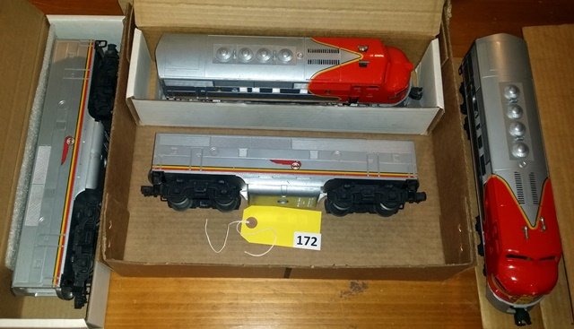 LOT OF 4 LIONEL: 2353, 2243 AND 2 W "B" UNIT F-3 S.F.: LOT OF 4 LIONEL: 2353, 2243 AND 2 W ''B'' UNIT F-3 S.F. SOME WITH BOX NOT RUNNING, CONDITION IS GOOD TO VERY GOOD