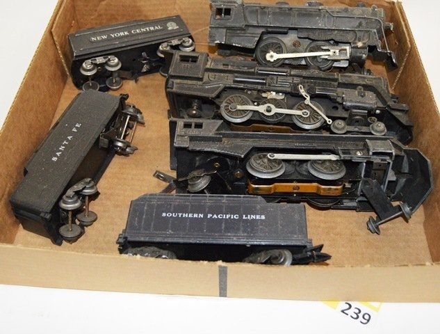 MARX ASSORTMENT OF 3 ENGINES AND 3 TENDERS, NO BOXES: MARX ASSORTMENT OF 3 ENGINES AND 3 TENDERS, NO BOXES POOR CONDITION