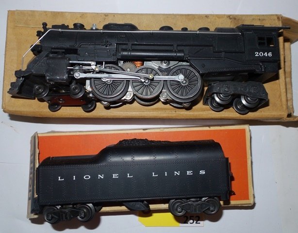 LIONEL TRAIN ENGINE #2046 WITH 2046W TNDR, ENGINE RUNS: LIONEL TRAIN ENGINE #2046 WITH 2046W TNDR, ENGINE RUNS & WITH BOX IN EXCELLENT CONDITION