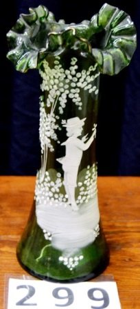 MARY GREGORY VASE: GREEN MARY GREGORY 9'' VASE - ROUGH PONTAL