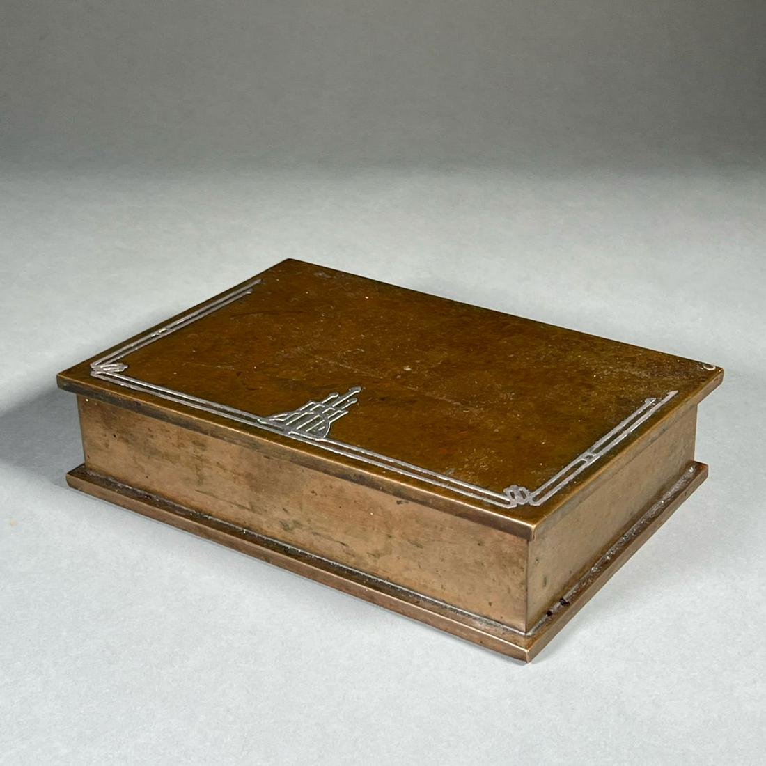 SILVER CREST ARTS & CRAFTS HUMIDOR (1 of 14)