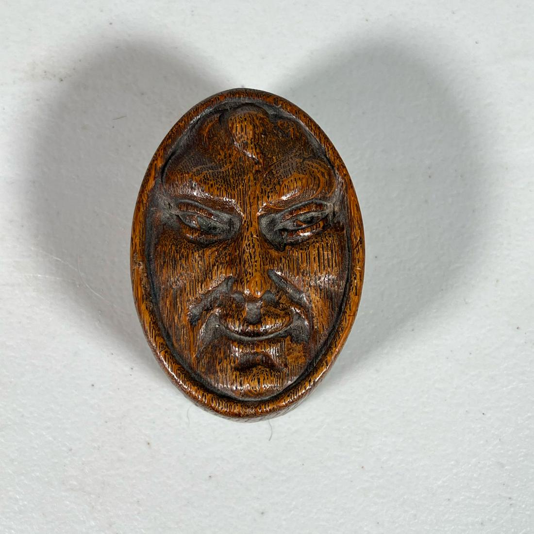 CARVED FACE ENGLISH SNUFF BOX (1 of 6)