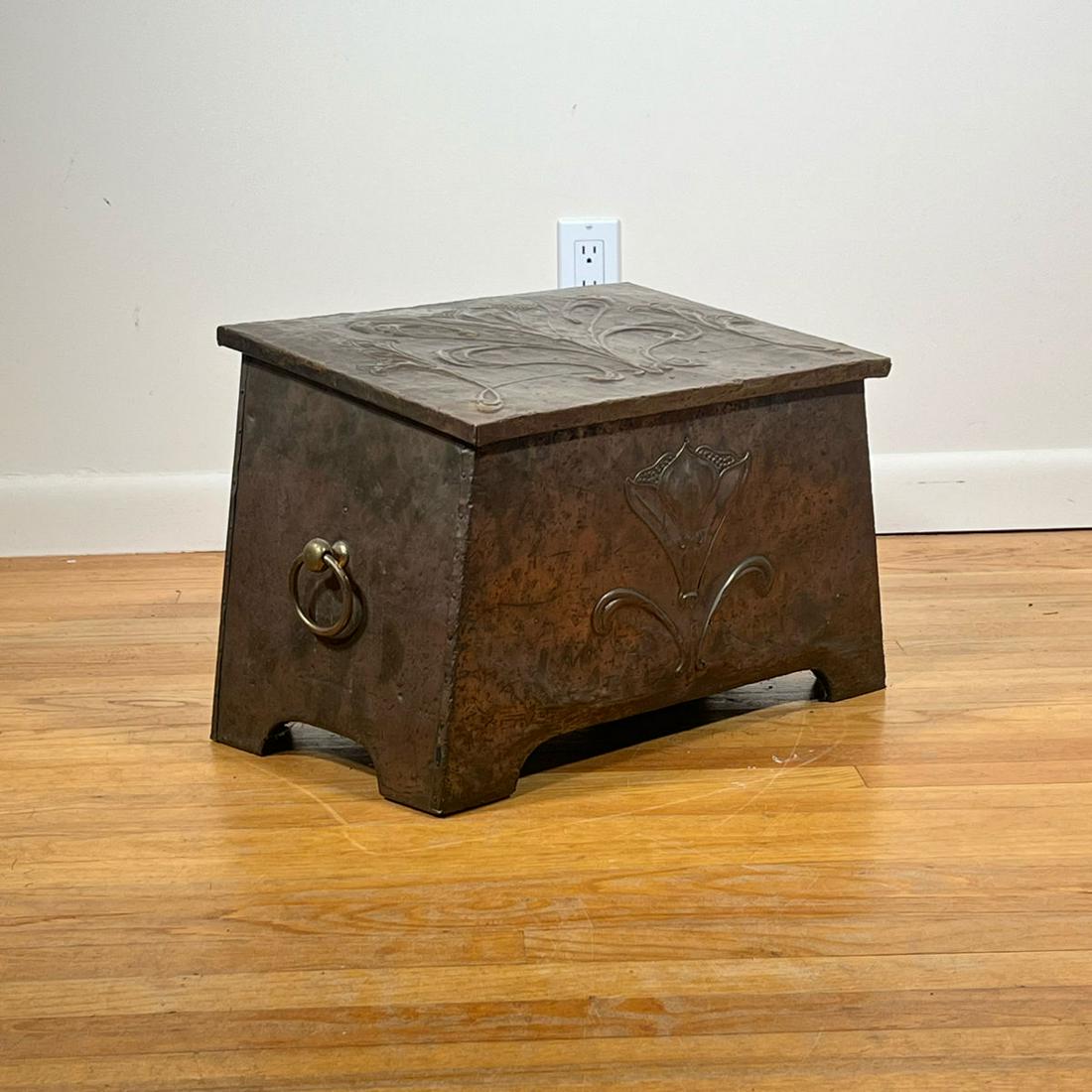 ARTS & CRAFTS BRASS BOX (1 of 9)