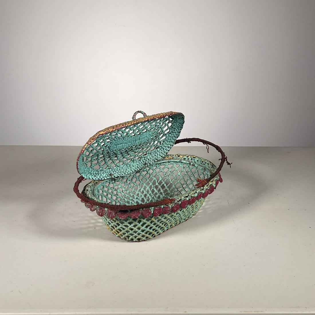 FOLK ART PAINTED BASKET (1 of 7)