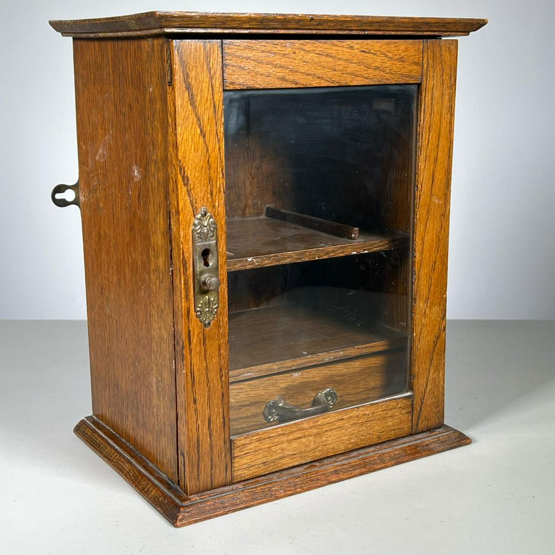 SMALL WOODEN DISPLAY CASE (1 of 19)