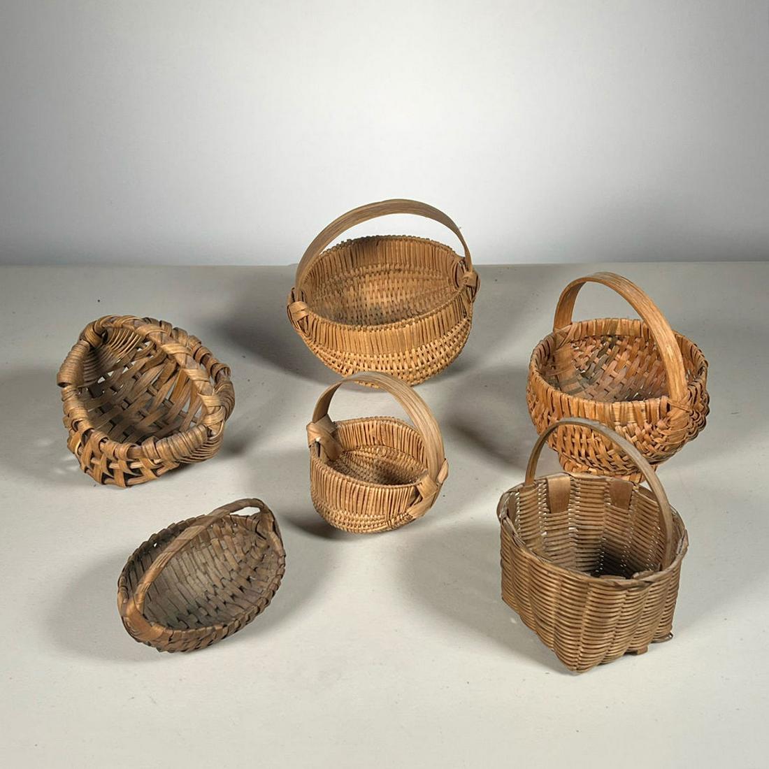 (6pc) SMALL BASKETS (1 of 12)