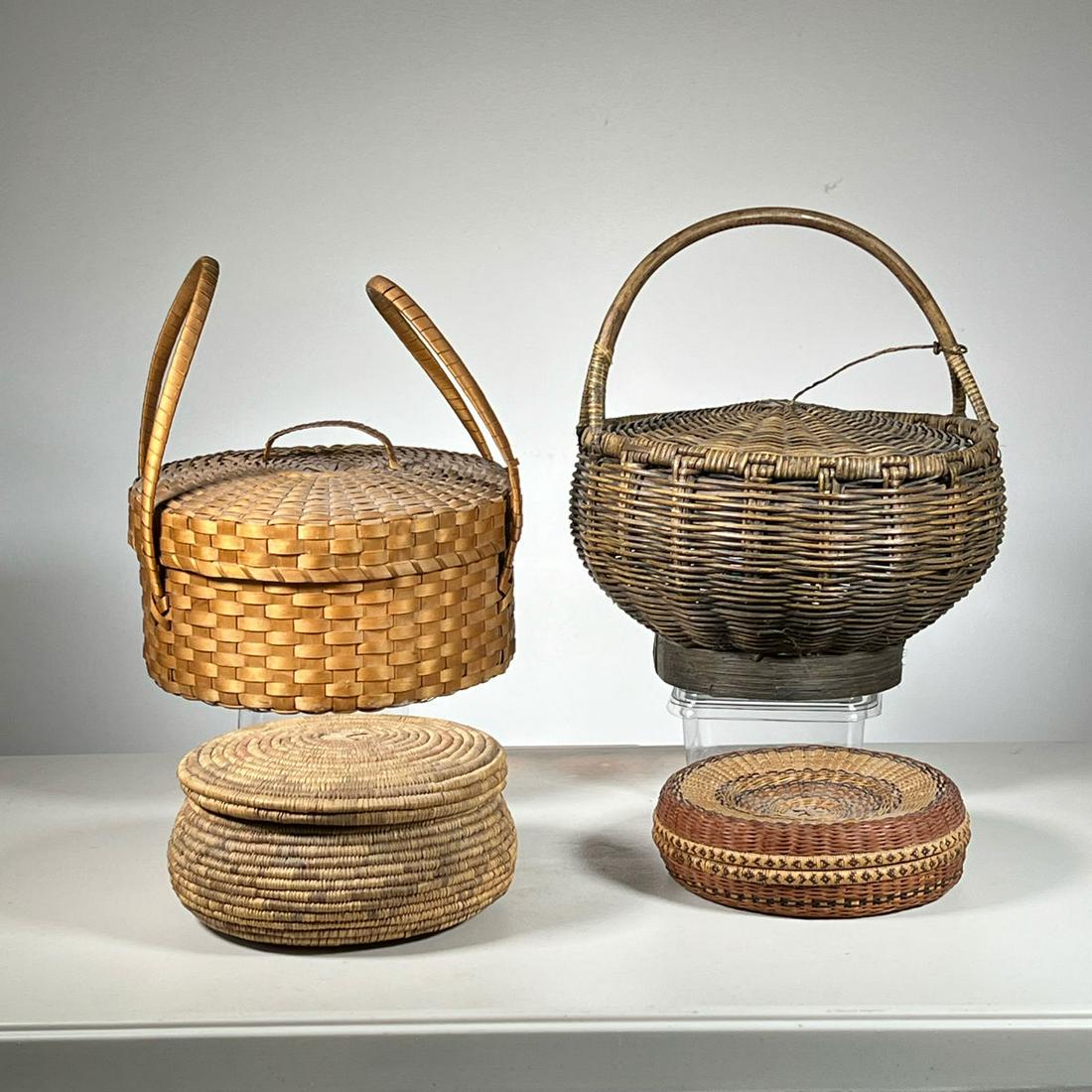 (4pc) VINTAGE BASKETS (1 of 11)