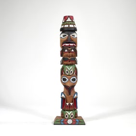 RICK WILLIAMS (B. 1955) INUIT CARVED DITIDAHT RED CEDAR TOTEM