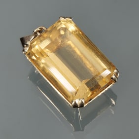 A LARGE RECTANGULAR CUT CITRINE PENDANT