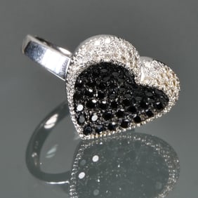BLACK DIAMOND & 18K WHITE GOLD RING