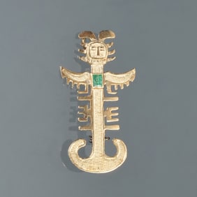 18K EMERALD FIGURAL PIN