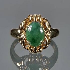 JADEITE CABOCHON & 18K GOLD RING