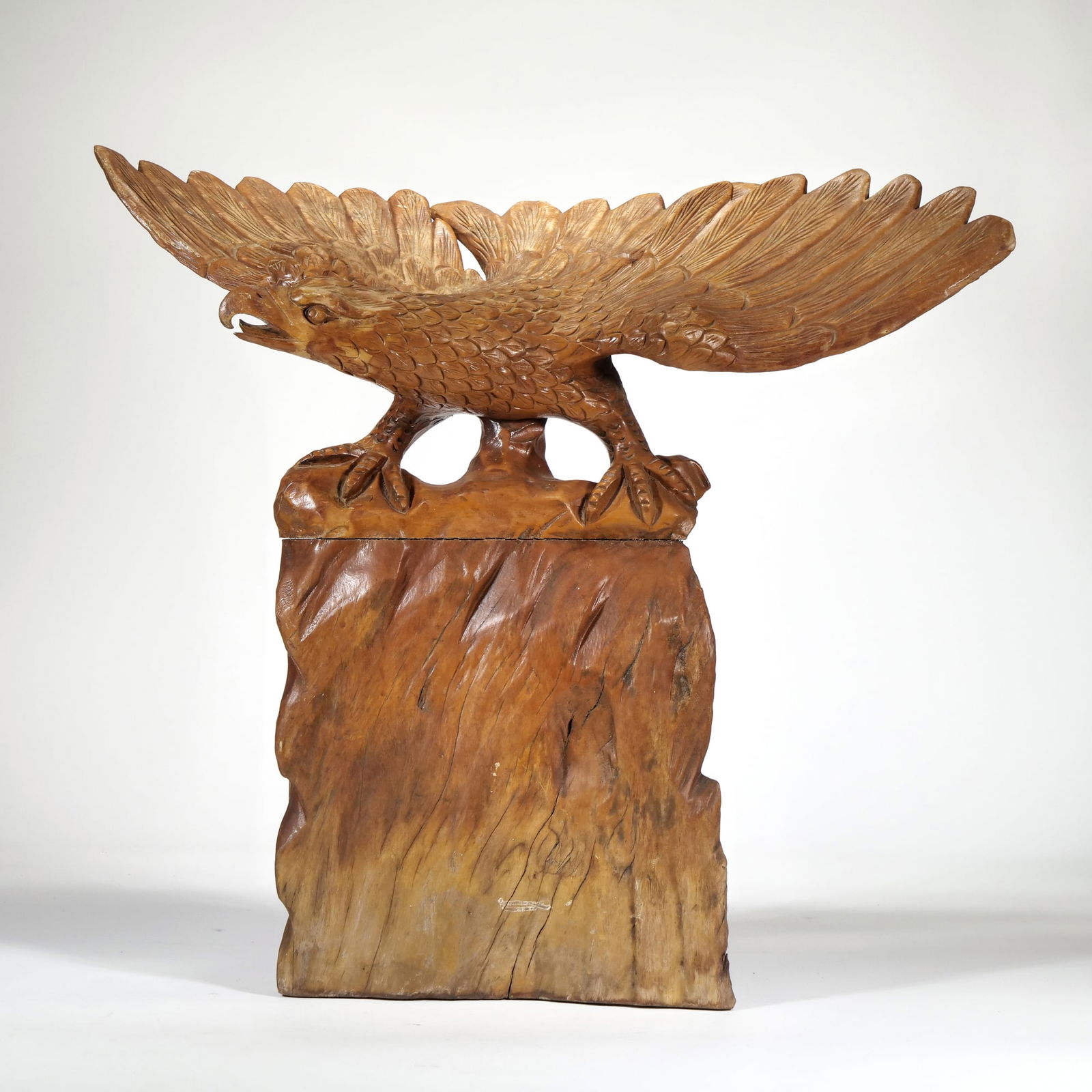 FOLK ART EAGLE WOOD CARVING (1 of 7)