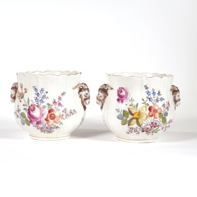 RAMSHEAD MOUNTED PORCELAIN CACHE POTS