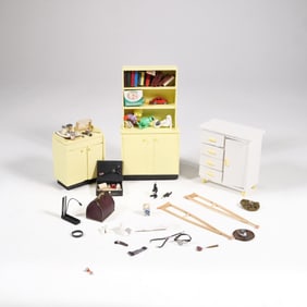 DOLLHOUSE DOCTOR'S OFFICE GROUP