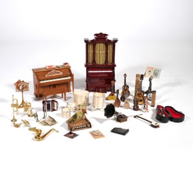 DOLLHOUSE MINIATURE INSTRUMENTS