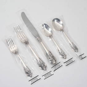 (118pc) WALLACE STERLING SILVER FLATWARE SERVICE (1 of 9)