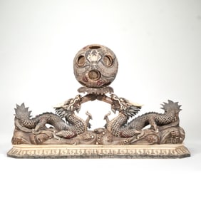 20TH CENTURY JAPANESE CARVED BONE FIGURAL GROUP
