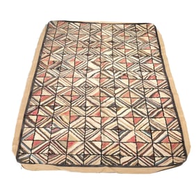 ANTIQUE AMERICAN PATTERNED HOOKED RUG