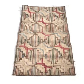 ANTIQUE AMERICAN HOOKED RUG