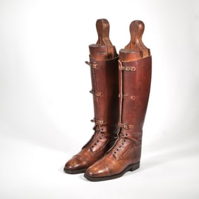 BROWN RIDING BOOTS & FORMS, HILFIGER COLLECTION