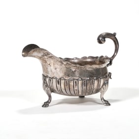 18TH CENTURY ENGLISH STERLING SAUCE BOAT