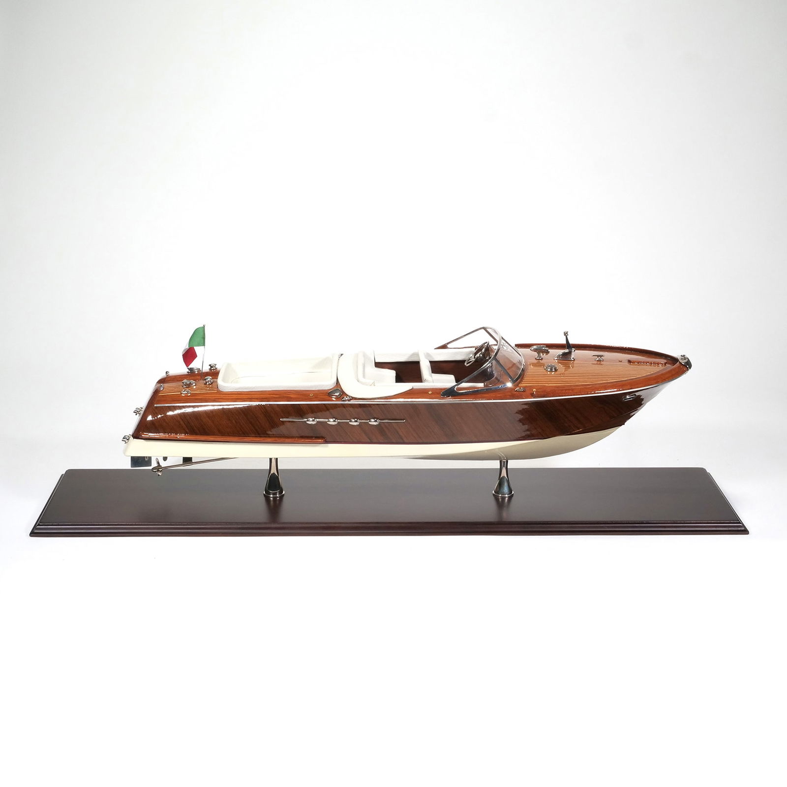 ITALIAN RIVA WOODEN MODEL SPEEDBOAT, NEW IN BOX (1 of 15)