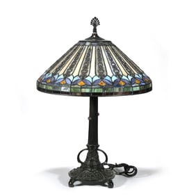 STAINED GLASS LAMP