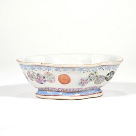 CHINESE FAMILLE ROSE BOWL