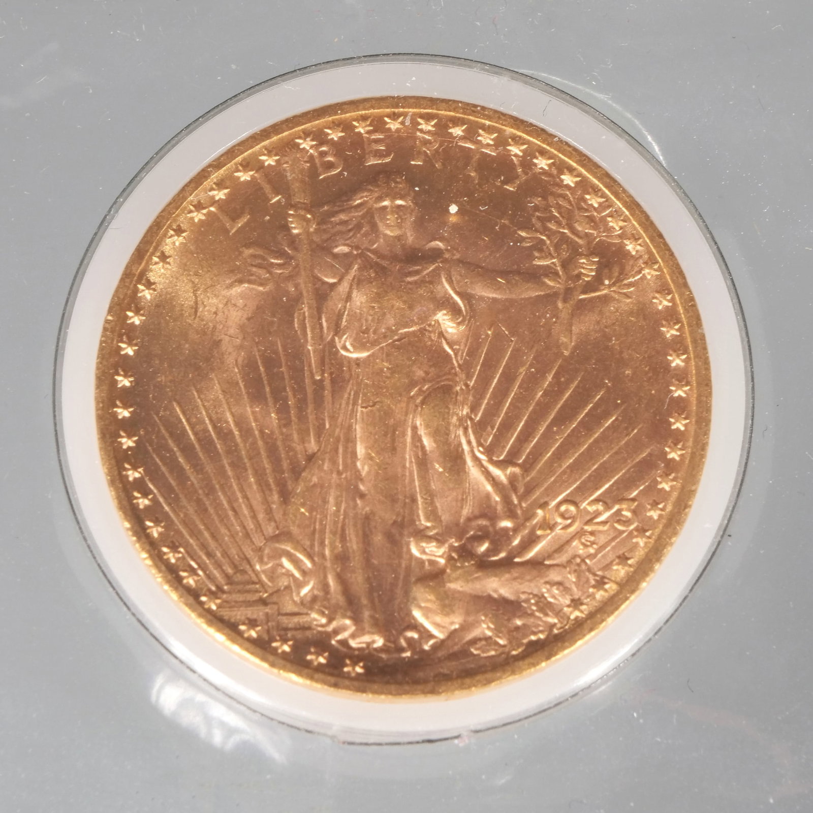 1923-P ST. GAUDENS US $20 GOLD COIN (1 of 4)