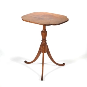 18TH CENTURY AMERICAN TIGER MAPLE TILT TOP CANDLE STAND OR TEA TABLE