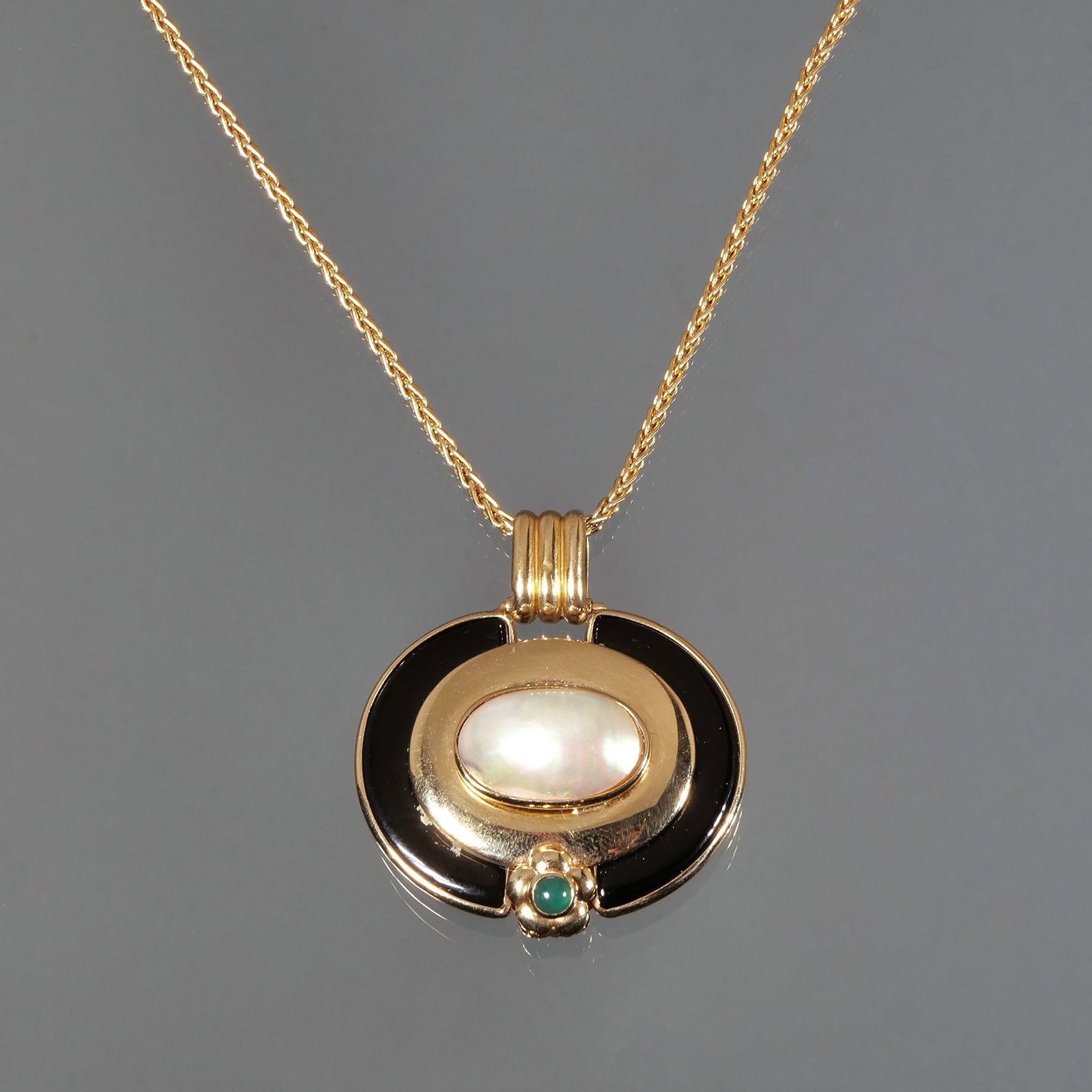 REVERSE INTAGLIO & ENAMEL 14K GOLD PENDANT NECKLACE (1 of 5)