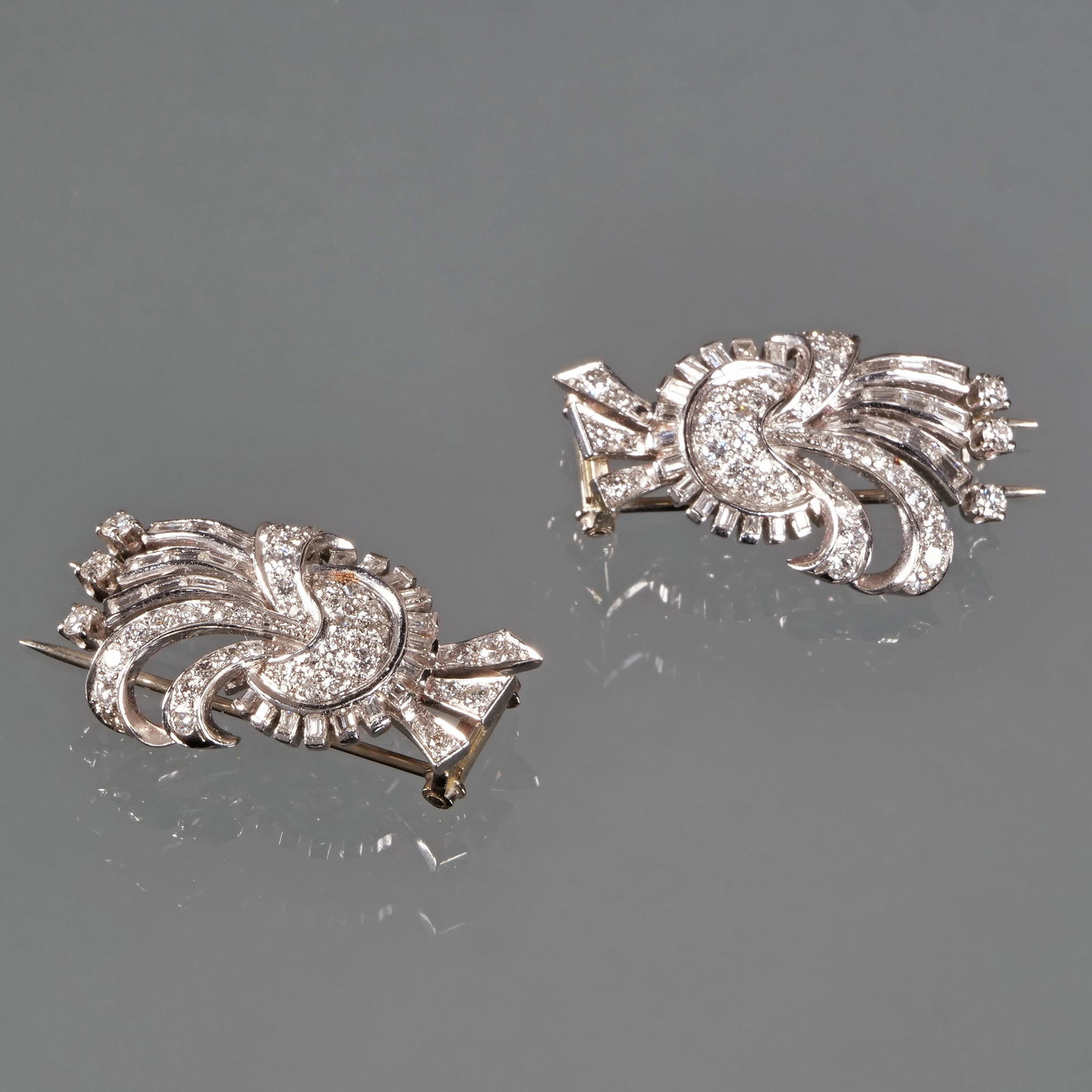 (2pc) PAIR OF PLATINUM & DIAMOND CLIP BROOCHES (1 of 8)