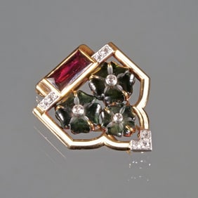 CARVED JADE, DIAMOND & GARNET LILY FORM 14K GOLD BROOCH