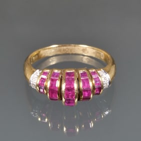 DIAMOND, RUBY & 18K GOLD RING