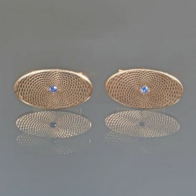 PAIR SAPPHIRE & ENGINE TURNED 14K GOLD CUFFLINKS
